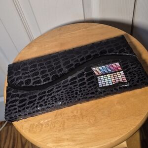 Profusion Party Queen 96 Color High Glossy Eyeshadow Palette